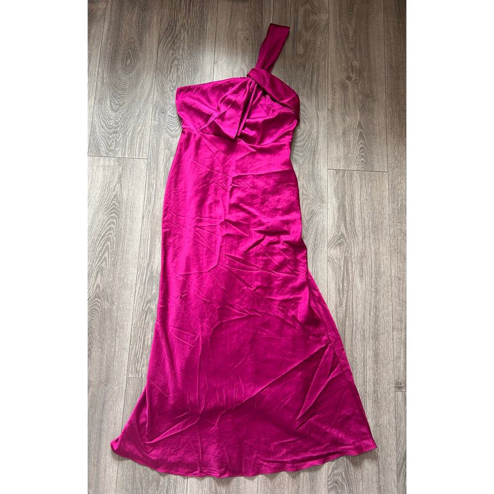 New Showpo Carmella Midi Dress One Shoulder Dress Size Medium MSRP $119 - Picture 6 of 7